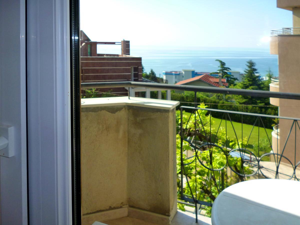 Villa Elfi Golden Sands Exterior photo